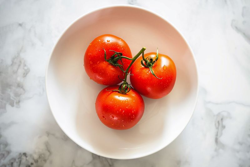 Keep tomatoes at room temperature