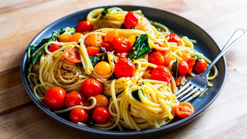 Spaghetti Aglio e Olio with Cherry Tomatoes