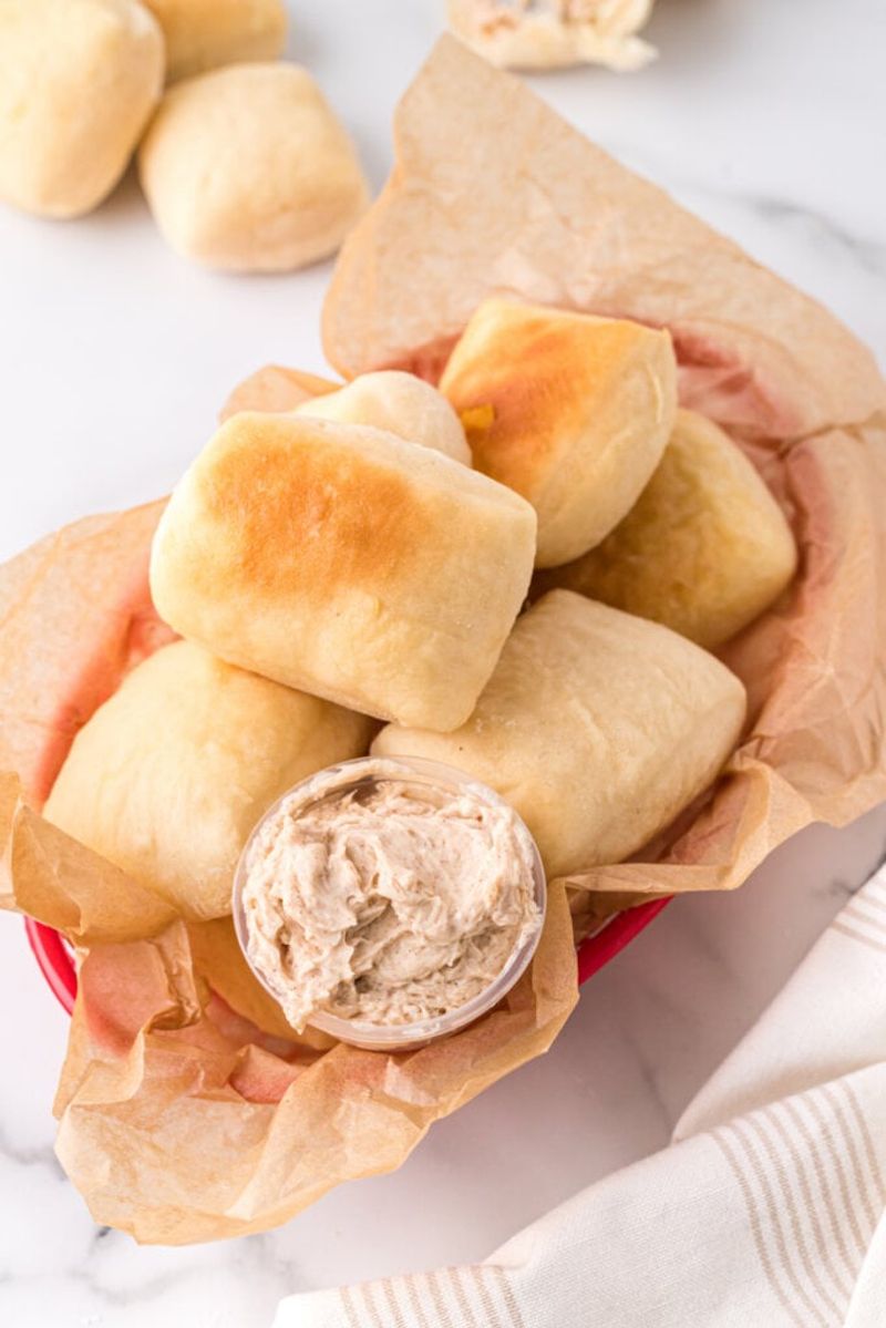 Warm Bread Rolls with Cinnamon Butter