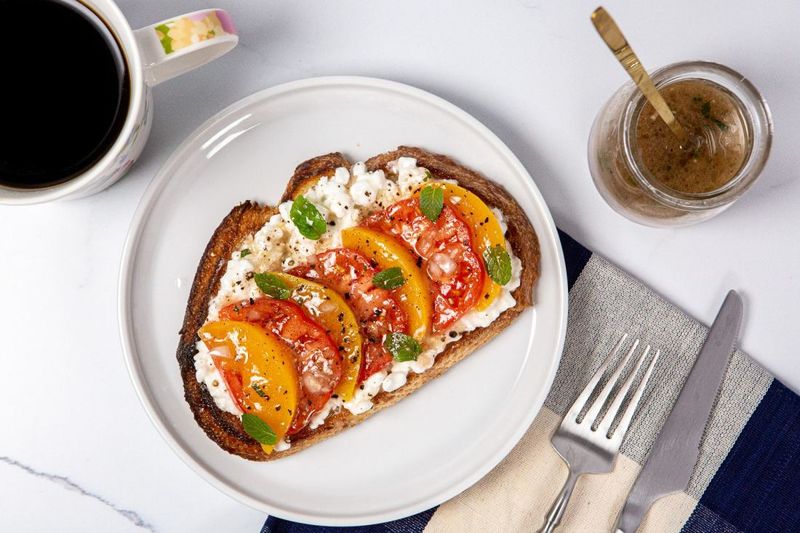 Whole Grain Toast With Cottage Cheese and Tomato Slices