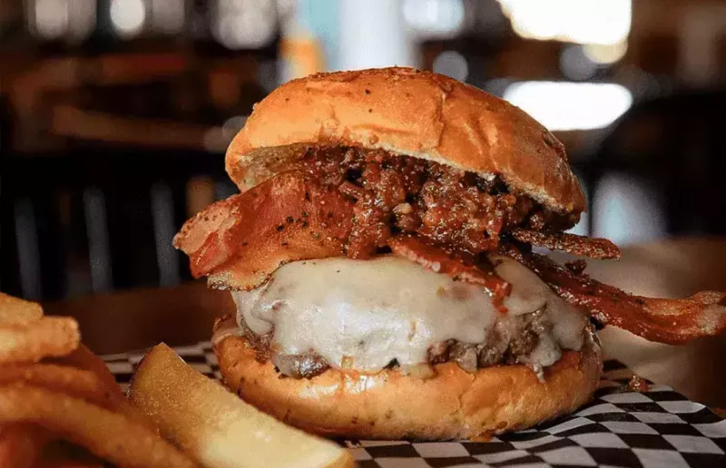 South Dakota – Buffalo Bacon Burger at Black Hills Burger & Bun Co. (Custer)