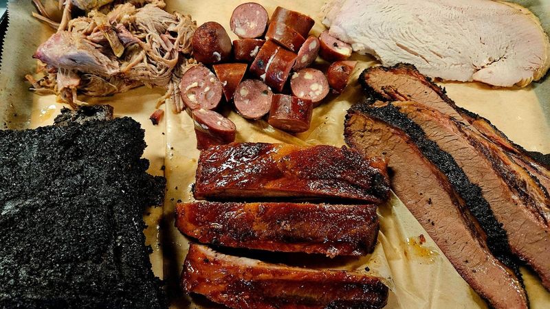 South Dakota – J.R.’s Rhodehouse BBQ Pit (Summerset)