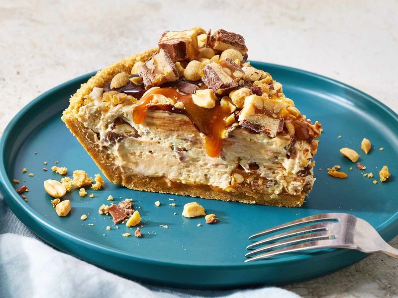 No-Bake Snickers Pie