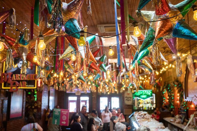 Mi Tierra Café y Panadería – San Antonio