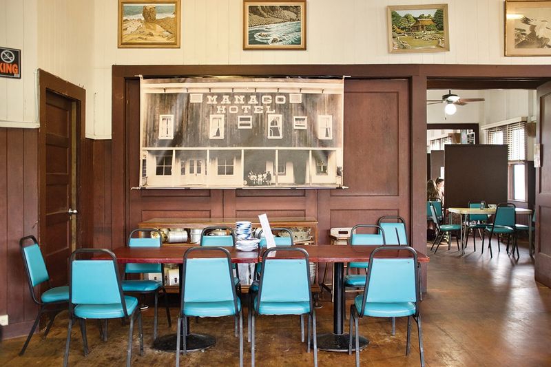 Manago Hotel Restaurant (Captain Cook)