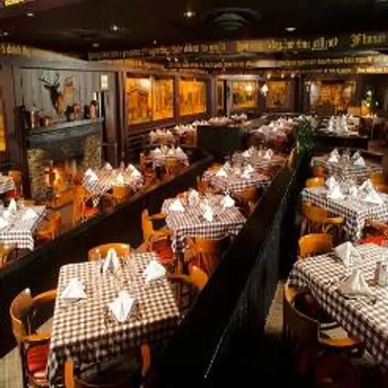 Schuler’s Restaurant & Pub (Marshall)