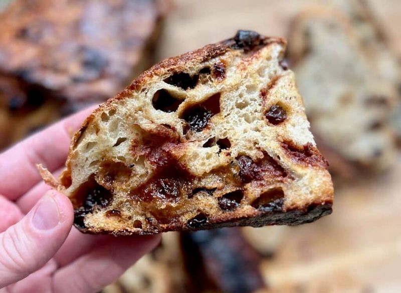 Cinnamon Raisin Bread (Commercial Brands)