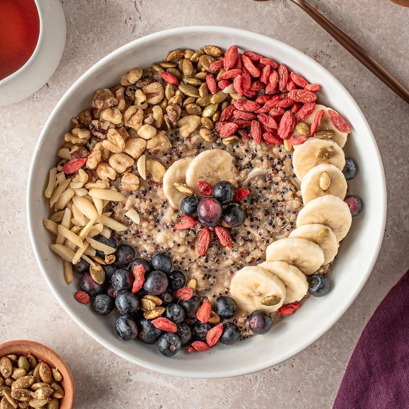 Berry Quinoa Breakfast Bowl